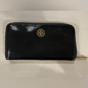 Tory Burch Robinson Continental Zip Black Leather Wallet
